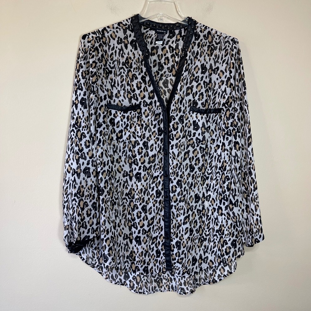 Torrid Leopard Print Faux Leather Studded Trim Blouse Plus Size 3 3X Long Sleeve